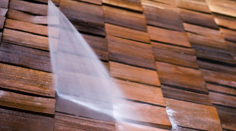 Expert flood damage restoration services in Lansing, IA